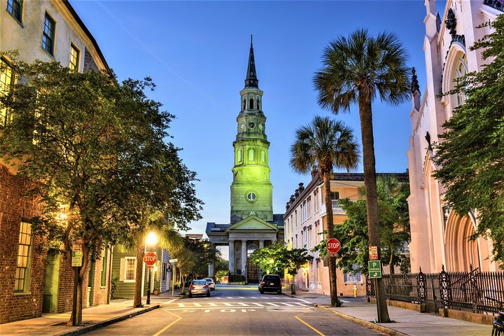 Haunted Evening Horse and Carriage Tour of Charleston