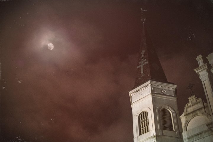 Adults-Only New Orleans Ghost, Crime, Voodoo, and Vampire Tour