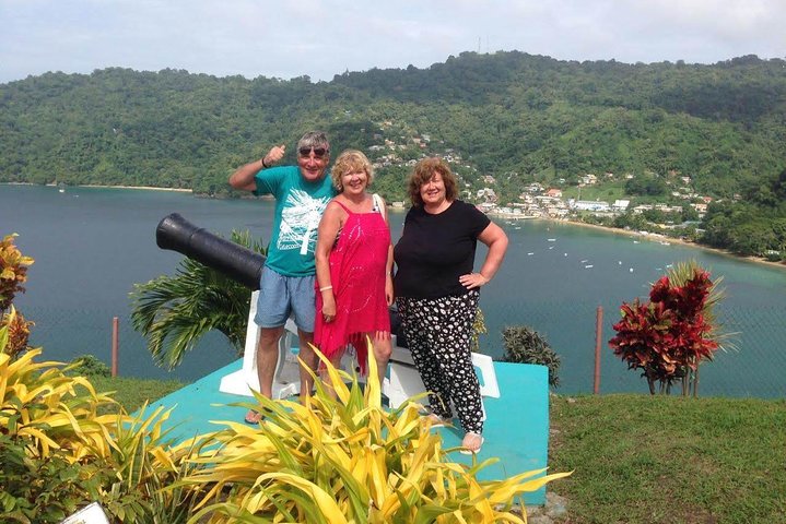 Full Island Tour (Including Lunch & Snorkeling)
