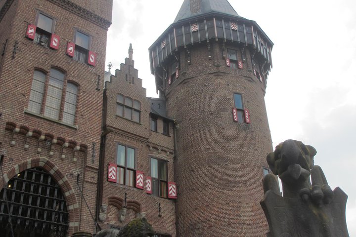 Private Transfer from Brussels to Amsterdam stopping in De Haar Castle