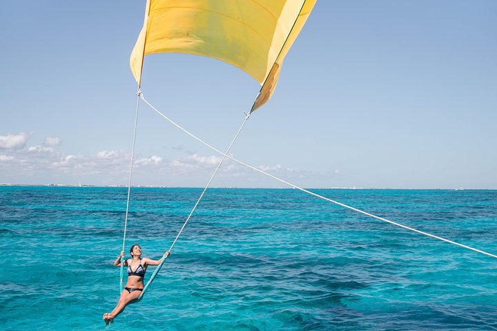 Isla Mujeres Cruise with Beach Club, Snorkel, Lunch and Open Bar