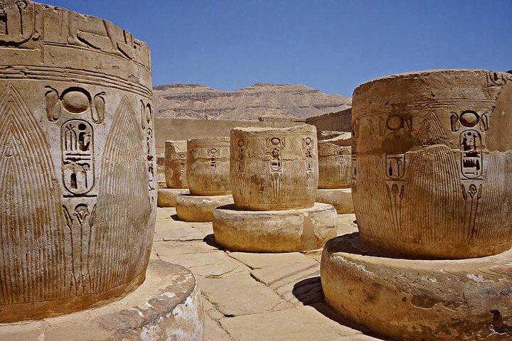 Half Day Tour To Memphis Sakkara And Dahshur Pyramids