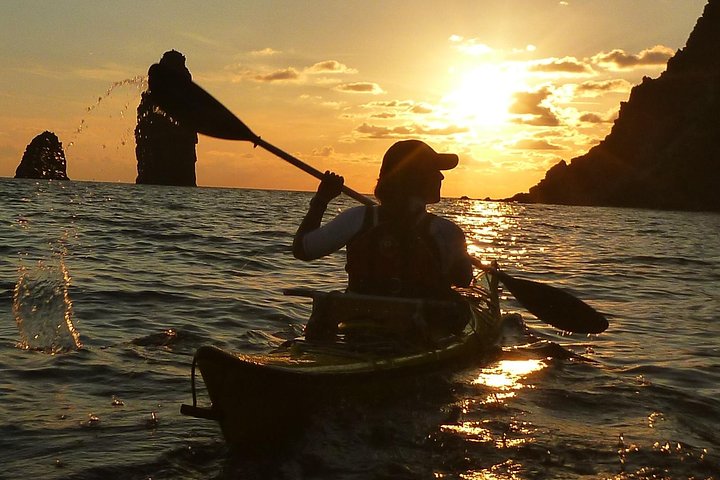 Private Tour explore Vulcano Island by Kayak & Coasteering