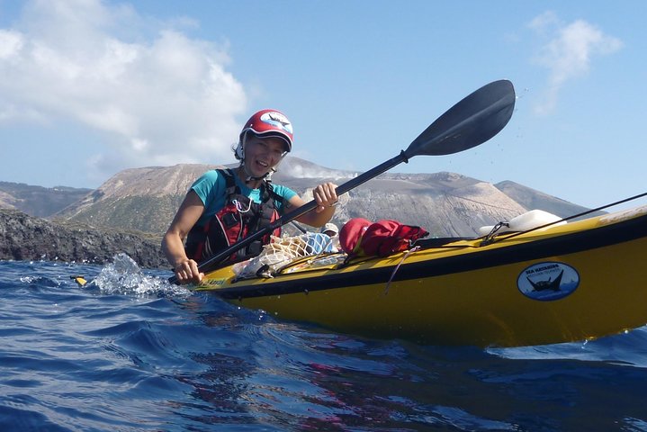 Private Tour explore Vulcano Island by Kayak & Coasteering