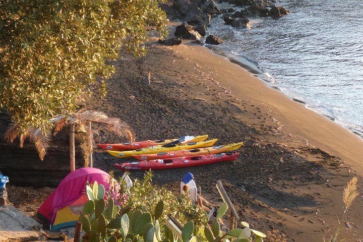 Private Tour explore Vulcano Island by Kayak & Coasteering