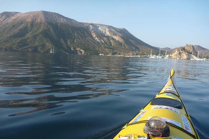 Private Tour explore Vulcano Island by Kayak & Coasteering