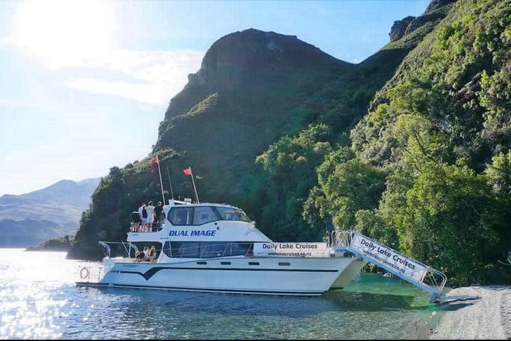 Stevensons Island Cruise and Nature Walk