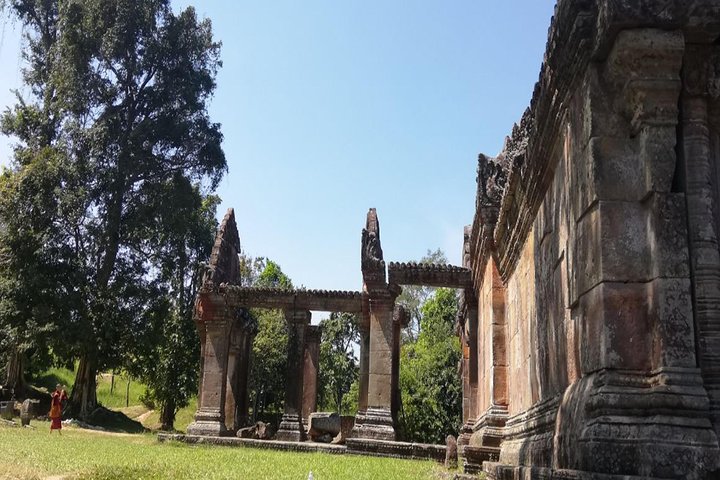 Private tour to Koh ker and Preah Vihear temple from Siem Reap