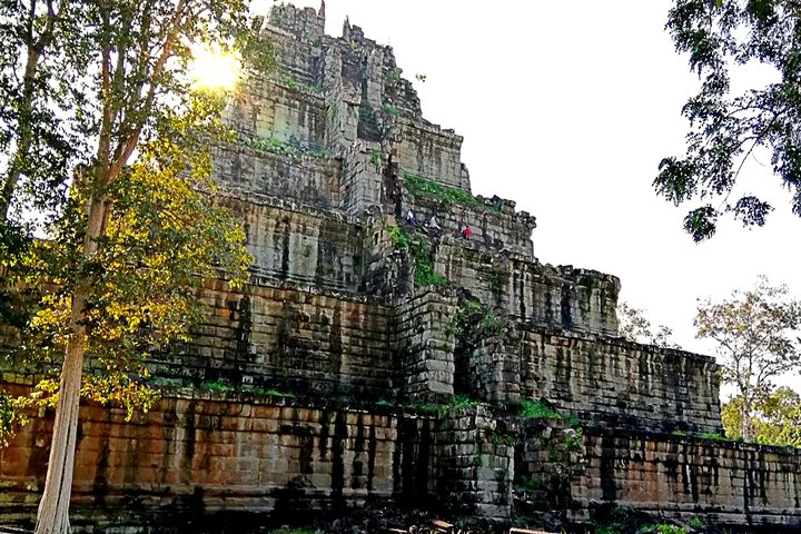 Private tour to Koh ker and Preah Vihear temple from Siem Reap