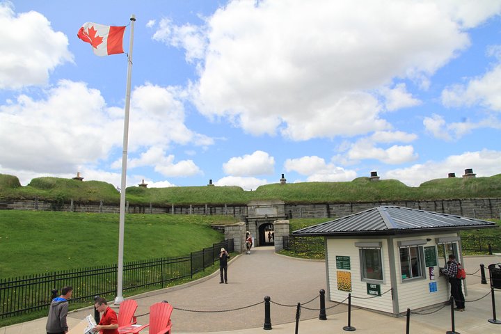 Halifax Harbour Hopper Tour