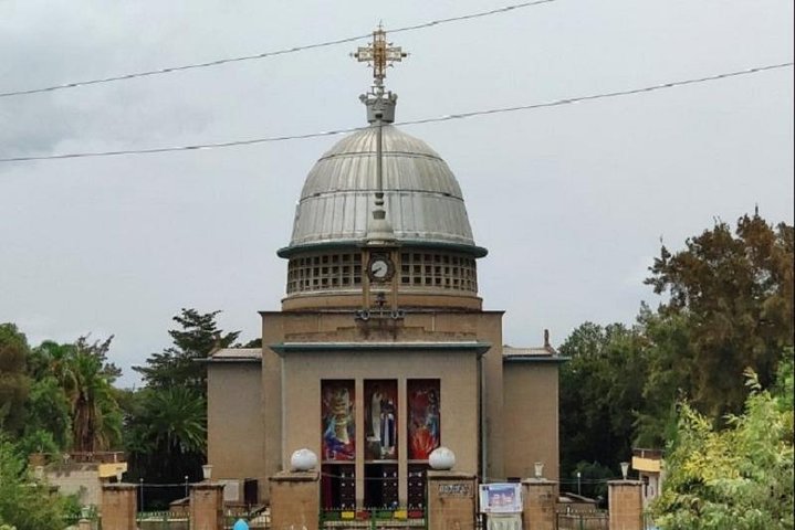 Addis Ababa: Debre Libanos, Blue Nile Gorge, and Cave Tour