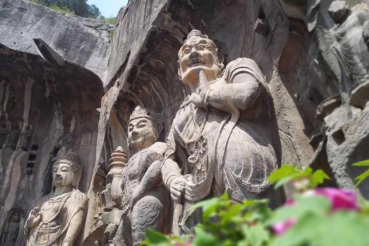 Private Luoyang Day Tour: Longmen Grottoes and White Horse Temple