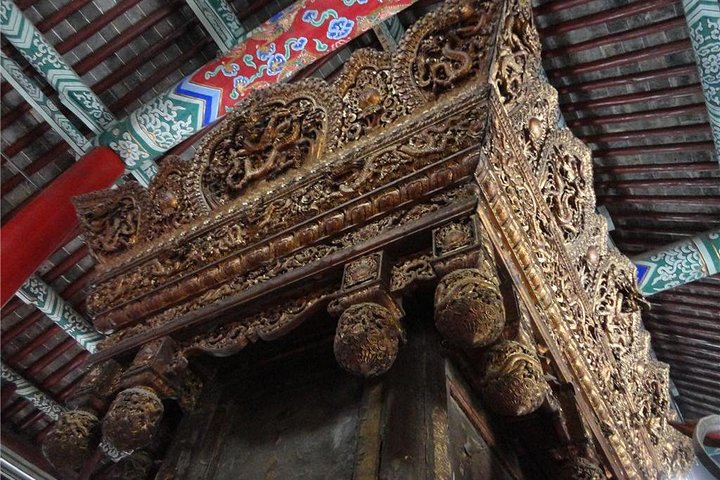 Private Luoyang Day Tour: Longmen Grottoes and White Horse Temple