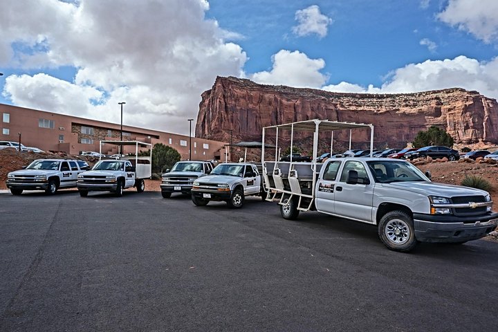 2.5 Hours of Monument Valley's Backcountry 4×4 Tour