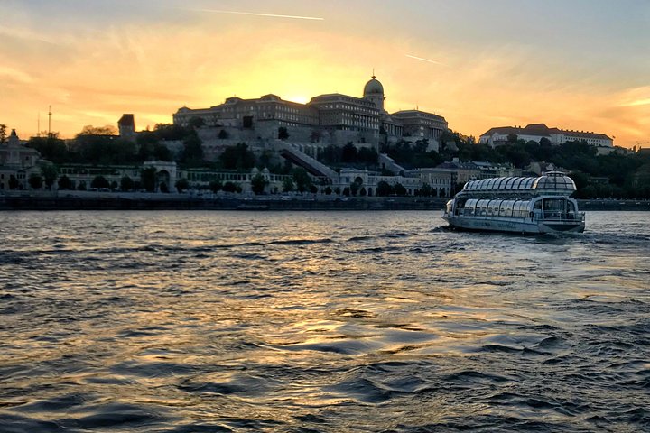Budapest Danube River Sightseeing Night Cruise with Drink