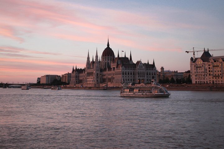 Budapest Danube River Sightseeing Night Cruise with Drink