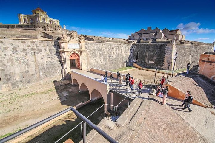 Private Tour: Evora, Elvas and Badajoz (Spain) day trip from Lisbon