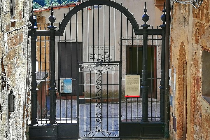 Jewish Pitigliano Ghetto private Tour