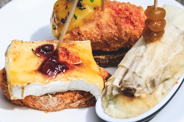The Authentic Bilbao Pintxos, Food & Wine Tour with a Local