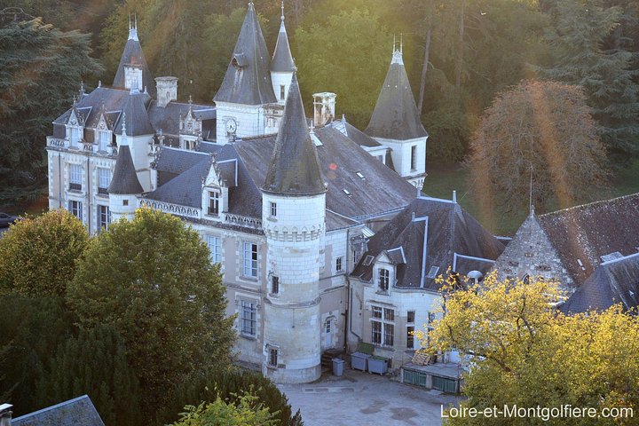 Hot Air Balloon Flight over the castle of Chenonceau / France