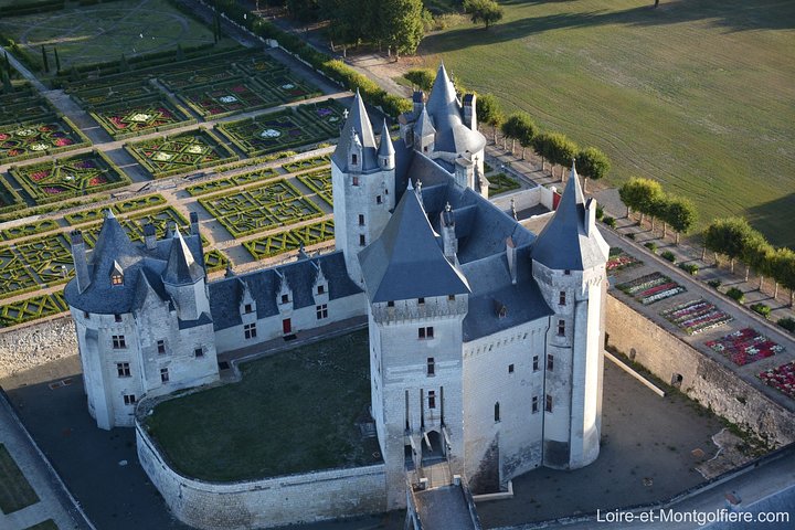 Hot Air Balloon Flight over the castle of Chenonceau / France