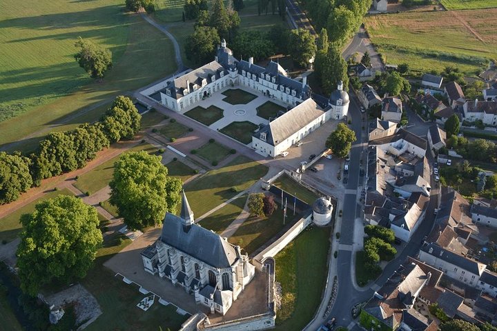 Hot Air Balloon Flight over the castle of Chenonceau / France