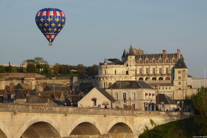 Hot Air Balloon Flight over the castle of Chenonceau / France