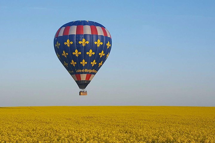 Hot Air Balloon Flight over the castle of Chenonceau / France