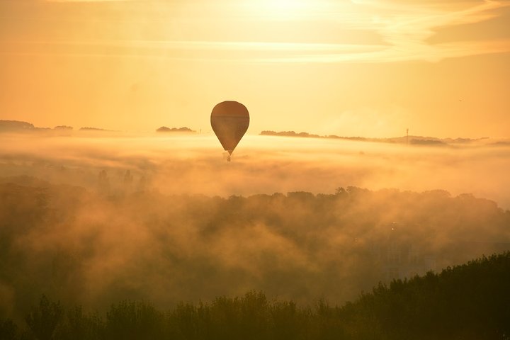 Hot Air Balloon Flight over the castle of Chenonceau / France