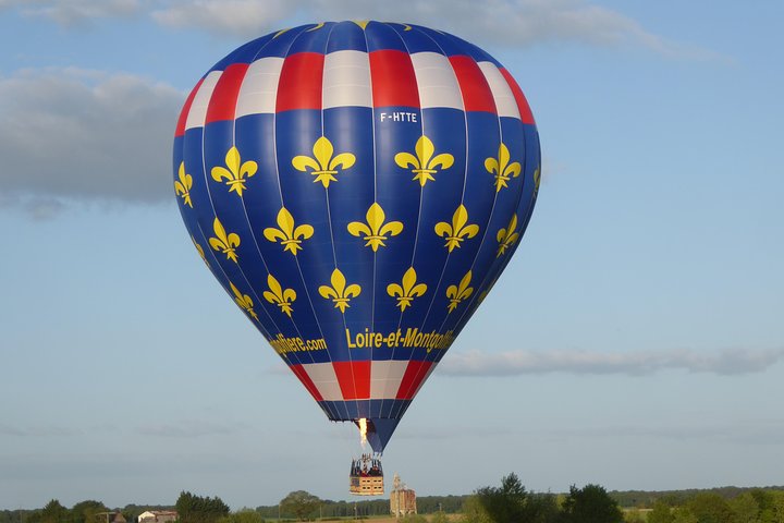 Hot Air Balloon Flight over the castle of Chenonceau / France
