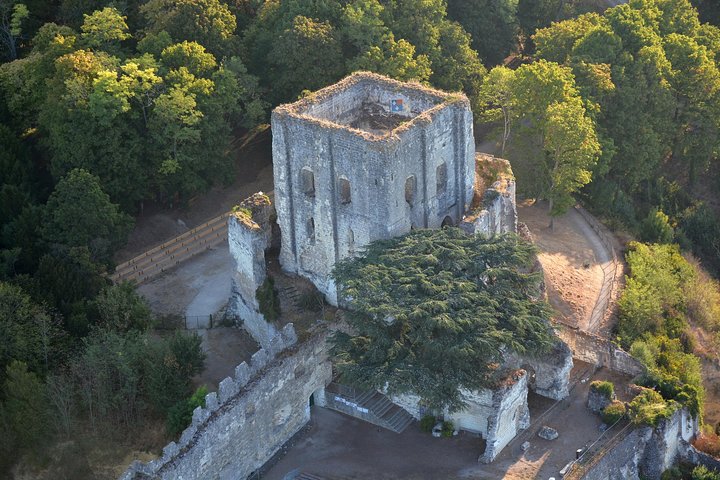 Hot Air Balloon Flight over the castle of Chenonceau / France