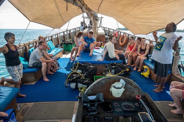 PILLI PIPA DHOW, the genuine product, snorkeling tour to Kisite Marine Park