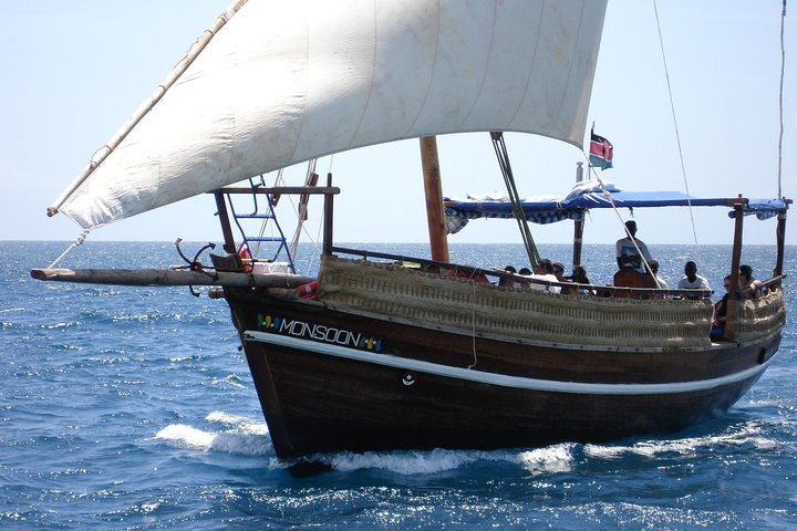 PILLI PIPA DHOW, the genuine product, snorkeling tour to Kisite Marine Park