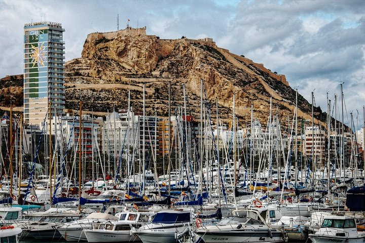 Private Half-Day Walking Tour of Alicante
