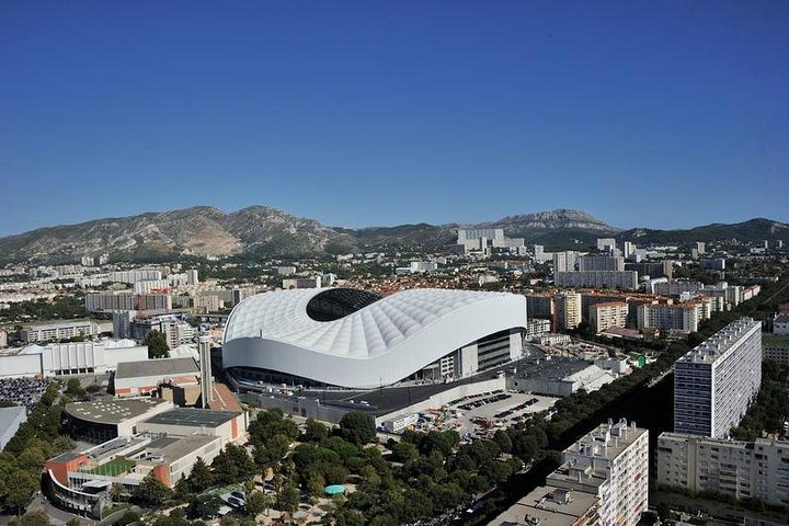 Private transfer by car: Airport from / to the City or Port of Marseille