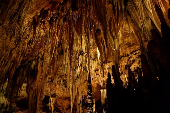 Cueva De Valbecausero from León
