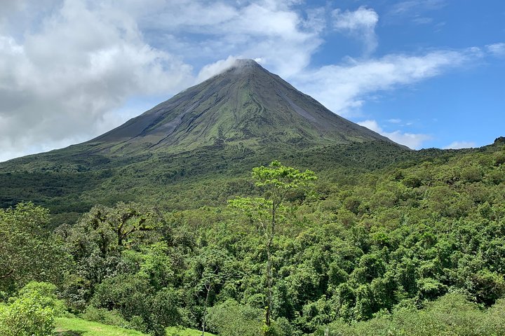 La Fortuna Waterfall, Hanging Bridges, Arenal Volcano Combo Tour