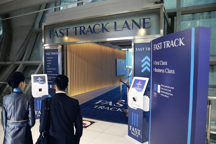 Priority Fast Track Entry at Bangkok Airport with Guide