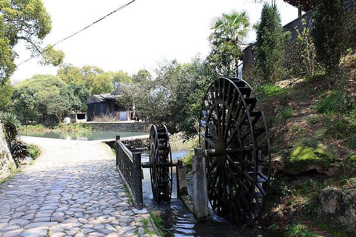 Private tour to Nan Xi river bamboo rafting and Lishui old street