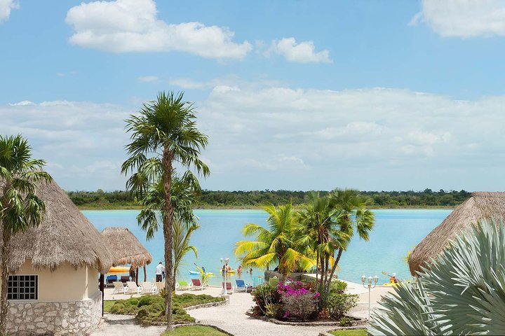 One Day Tour to Chacchoben Mayan City and Bacalar Lagoon with a Certified Guide