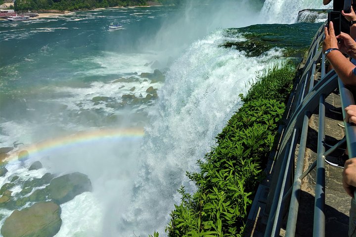 Niagara Falls American and Canadian 1 Day Tour W/ Maid Boat Ride