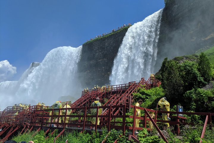 Niagara Falls Canadian Side Tour and Maid of the Mist Boat Ride Option