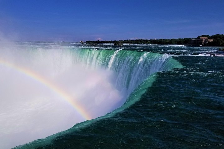 Niagara Falls Canadian Side Tour and Maid of the Mist Boat Ride Option