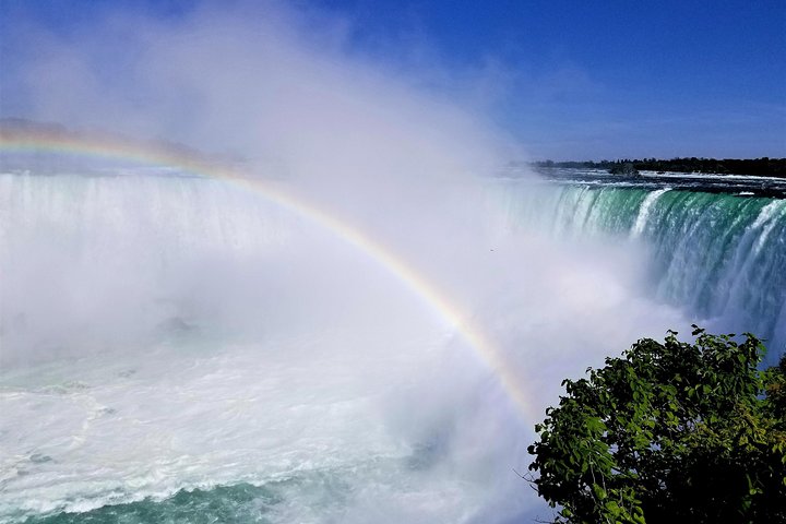 Niagara Falls Canadian Side Tour and Maid of the Mist Boat Ride Option