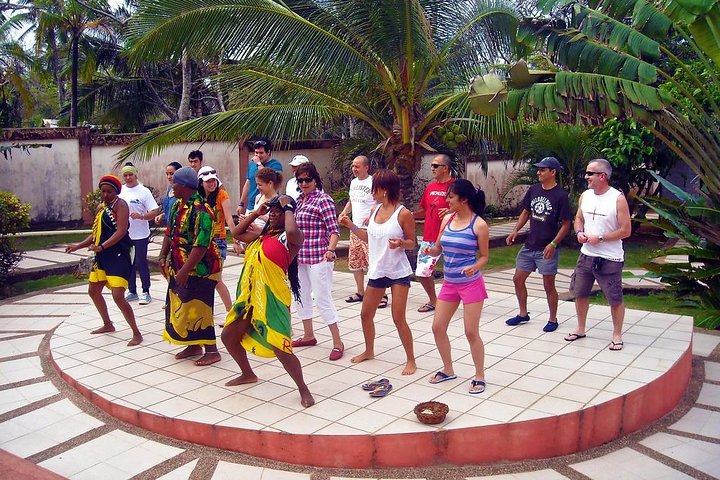 Tourist white train - Tour around the island