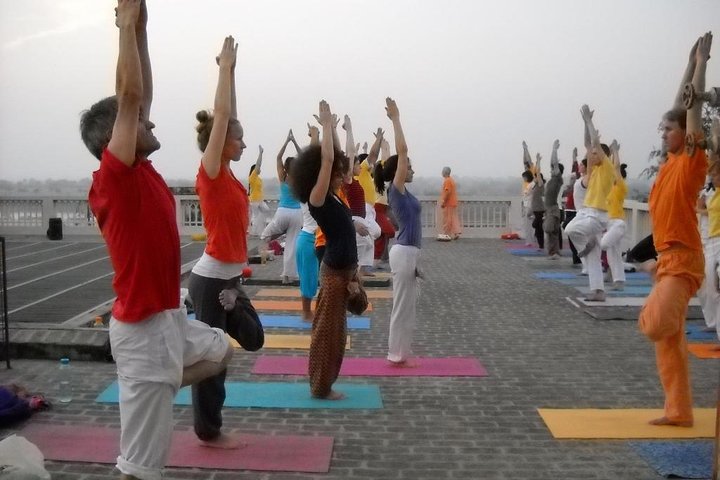 2 Hours Private Yoga and Meditation Session with Yoga Instructor at Orchha