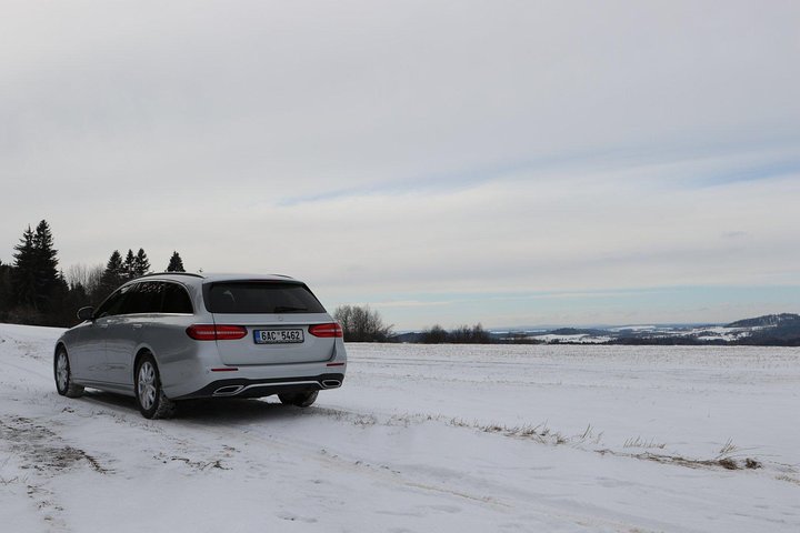 1-way private ride Karlovy Vary to Berlin - Mercedes Benz - up to 8 passengers