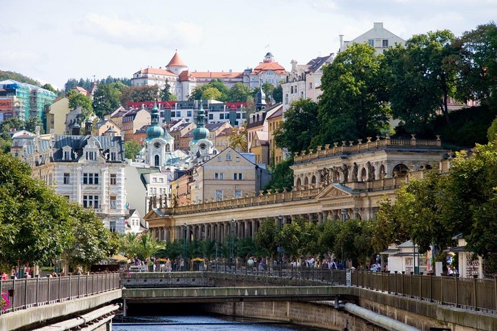 1-way private ride Karlovy Vary to Berlin - Mercedes Benz - up to 8 passengers