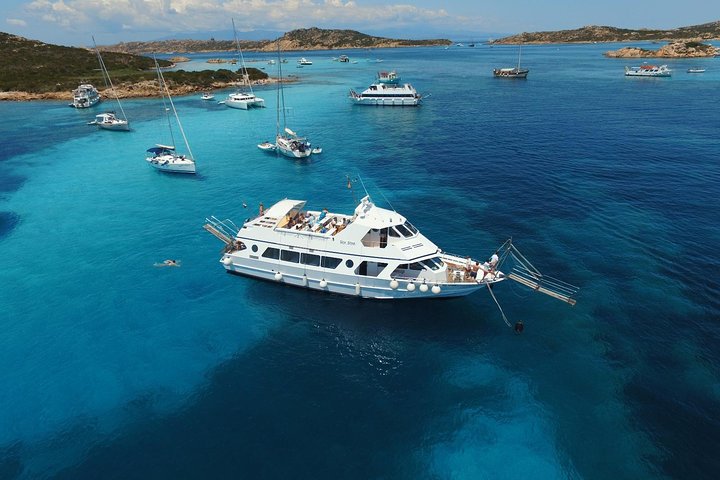 Boat Tour La Maddalena Archipelago from Palau