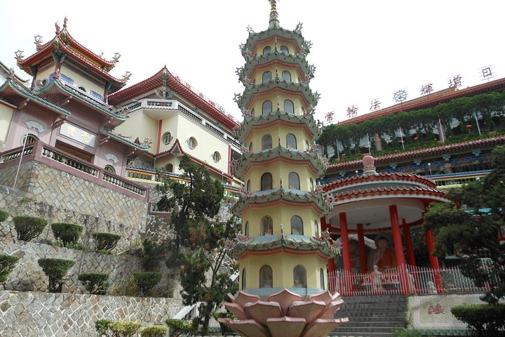 Penang City & Temple Tour With Penang Hill(Fast Lane)